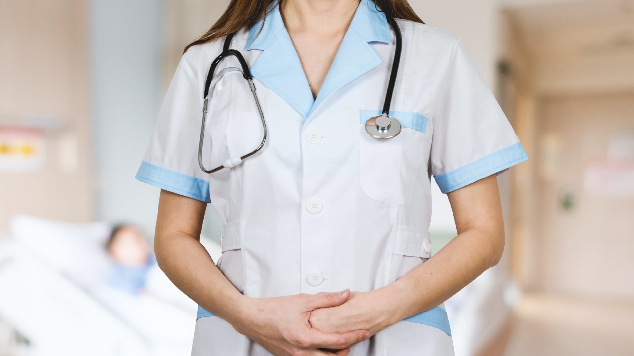 The Top 10 Pros & Cons of a Nursing Career